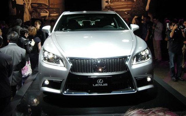 2013 Lexus LS F Sport