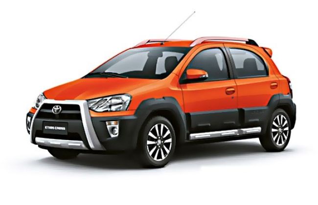 Toyota Etios Cross Dynamique (Inferno Orange)